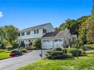 16 Barlow Ct, Amawalk, NY 10501