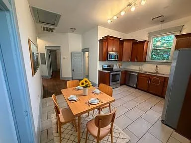 1813 Elliott Ave — Photo 6