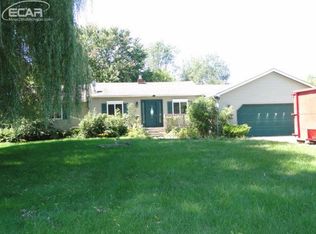 7297 Vassar Rd, Otisville, MI 48463
