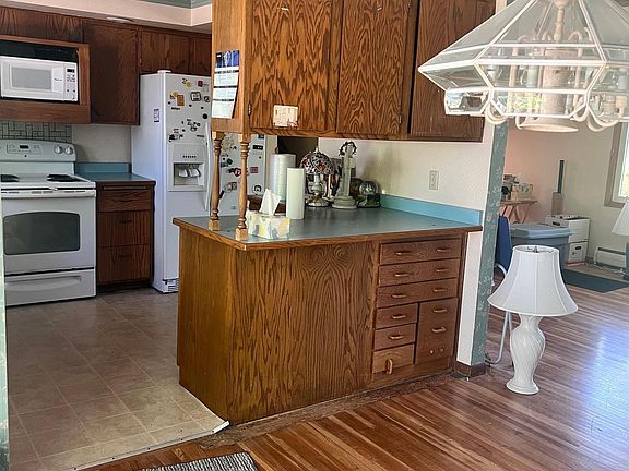 4th image of 1417 Pinewood Dr