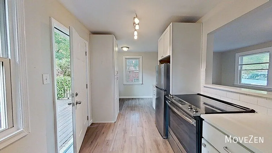 332 Angier Ave Raleigh NC 27610 Beautiful Renovated House with Upgrades — Photo 3