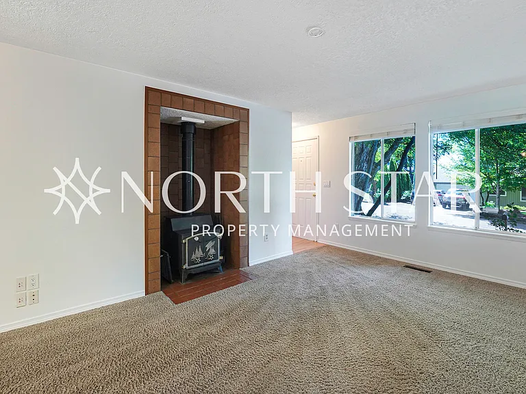 6269 SW Southwood Dr — Photo 7