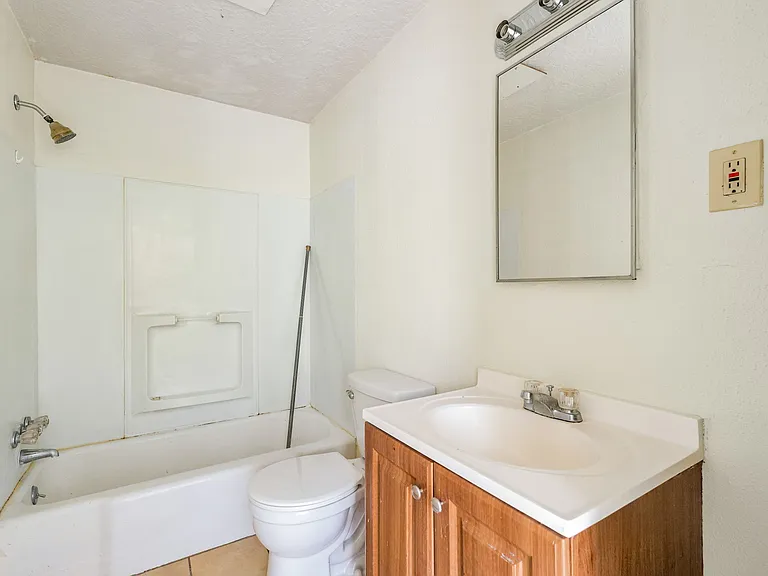 405 Utah St SE #D — Photo 6