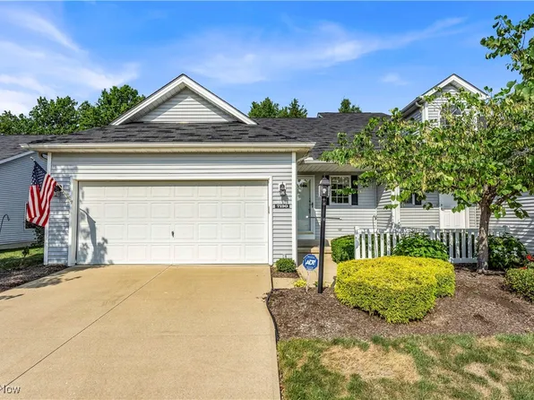 7190 Lilac Ct #3A, North Olmsted, OH 44070