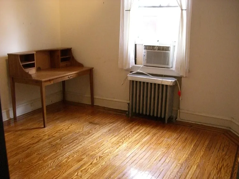 4054 Chestnut St #2R — Photo 7