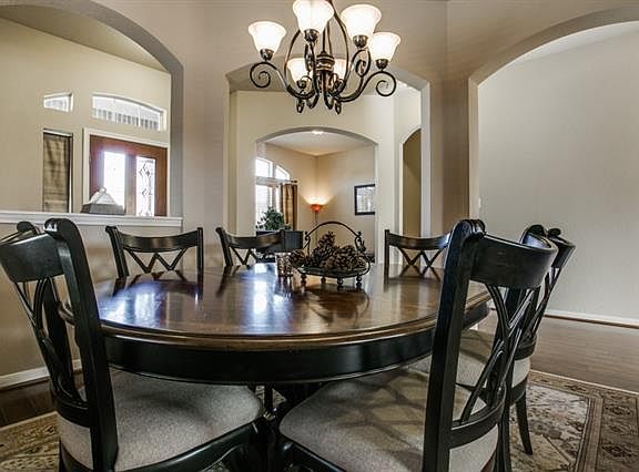 5th image of 2823 Ivy Glen Dr