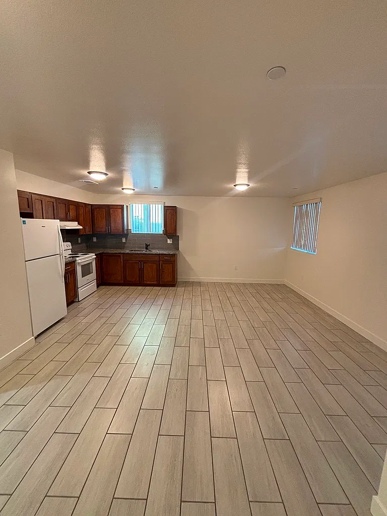 3 bed, 1238 sqft, $3,650 — Photo 3