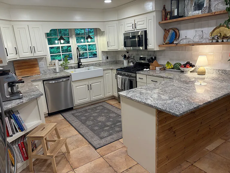 4924 Maplewood Dr — Photo 4