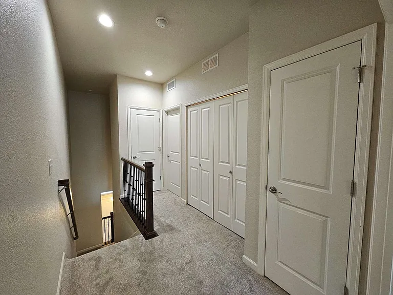 9071 E Phillips Dr — Photo 12