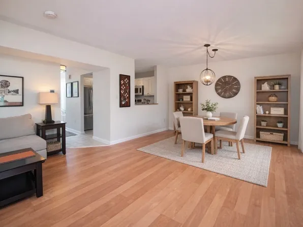 705 Lake Ave Unit 64, Bristol, CT 06010