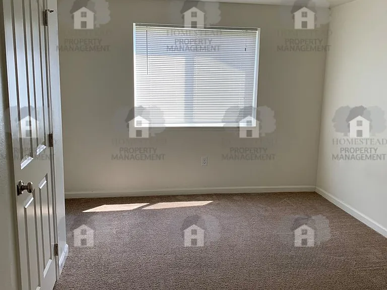 1085-1087 Raffon Ct SE — Photo 14