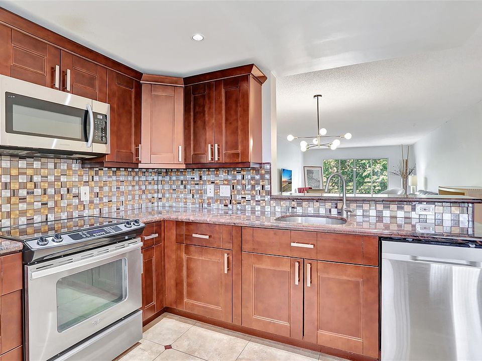 1st image of 2402 Antigua Circle #E4