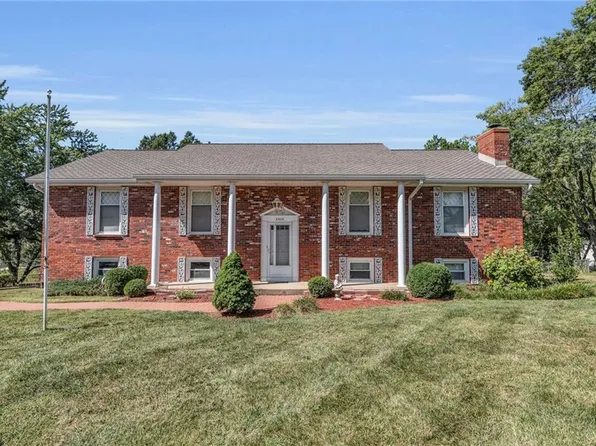 8508 N State Route 9, Parkville, MO 64152