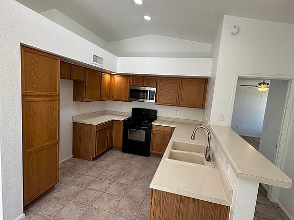 3rd image of 4731 W Juneberry Ln