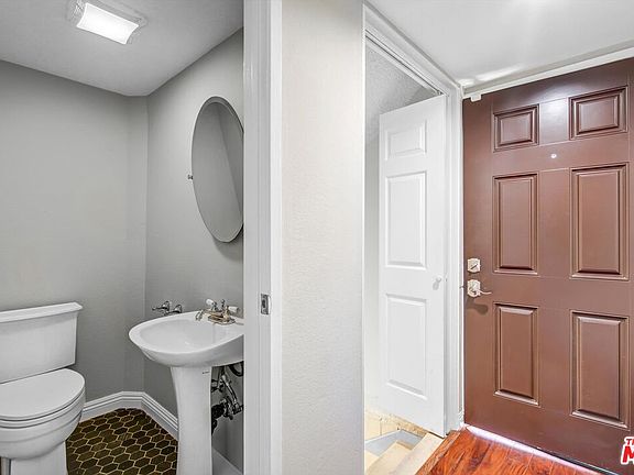 3rd image of 1766 Griffith Park Blvd APT 1