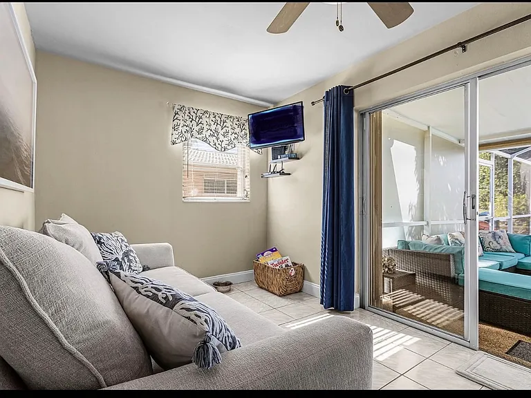 3126 SE 19th Pl — Photo 10