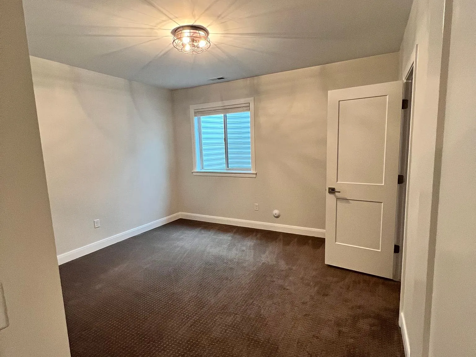 3 bed, 3.5 bath, 2807 sqft, $3,950 — Photo 4