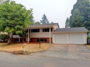 828 SE 111th Ave, Portland, OR 97216