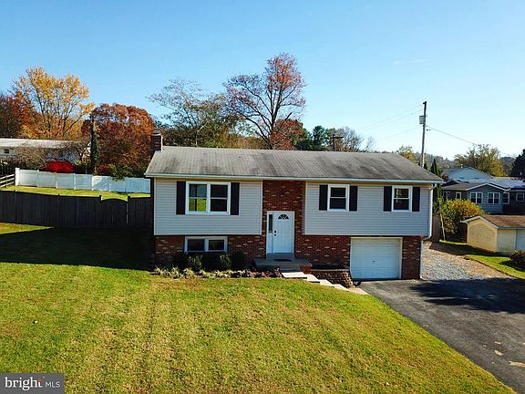 2nd image of 7303 Aspen Ct