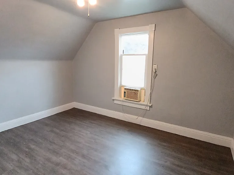 2338 Boies Ave — Photo 15