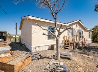 692 S Glen Canyon Rd, Golden Valley, AZ 86413