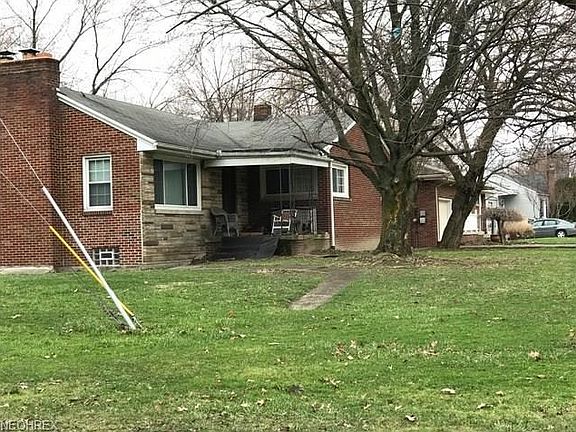 House sits on corner lot (New Rd. & Meridian Rd.)