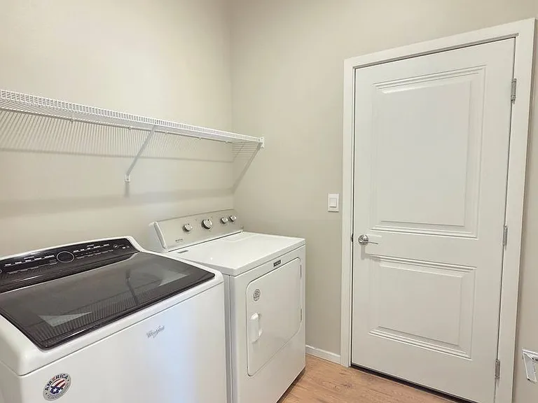 5711 W Georgetown Ln — Photo 24