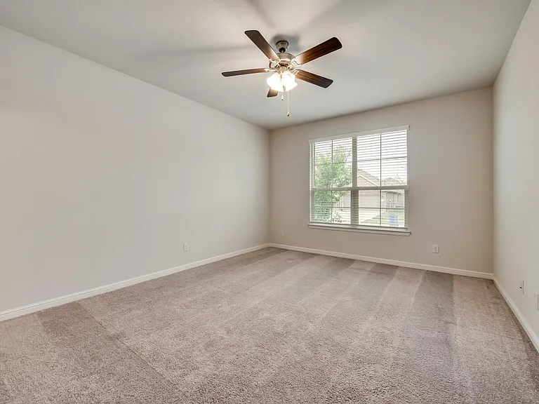 1308 Canary Ln — Photo 10