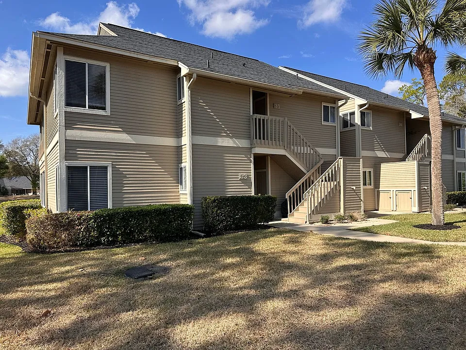 35 Magnolia Dr S