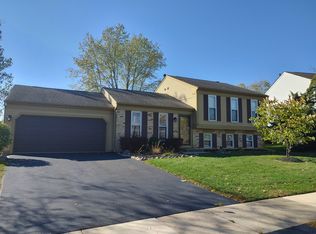 747 Hickory Ln, Carol Stream, IL 60188