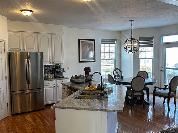 2nd image of 13245 Garnet Blvd