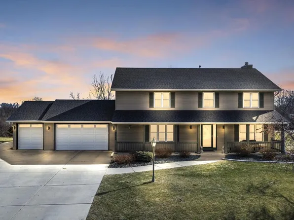 10446 S George DRIVE, Oak Creek, WI 53154
