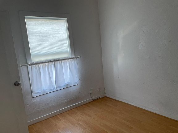 3rd image of 1426 Quesada Ave