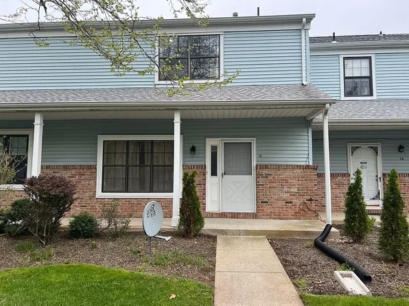 12 Aspen Dr, North Brunswick, NJ 08902