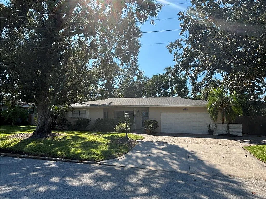 3 bed, 3.0 bath, 1841 sqft, $4,300 — Photo 4