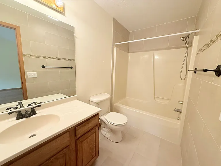 62 Vermont Ave — Photo 9