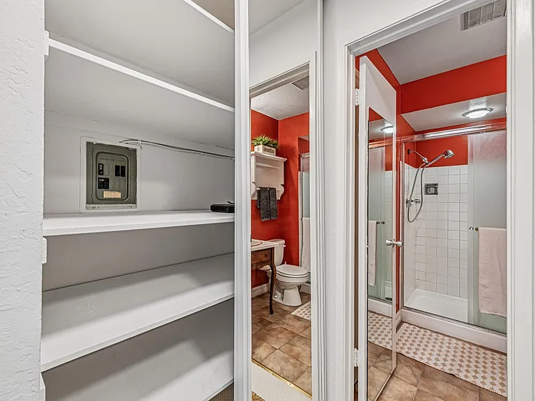 811 York St #326 — Photo 14