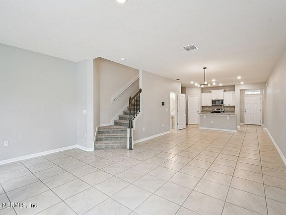 2nd image of 204 PASADENA Drive