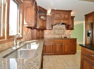 1601 Woodland Dr, Green Bay, WI 54313