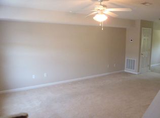 568 Gray Station Rd APT 4, Johnson City, TN 37615