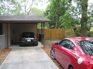 3827 NE 12th St, Gainesville, FL 32609