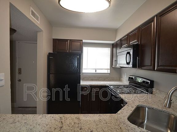 4th image of 206 Scottsdale Sq