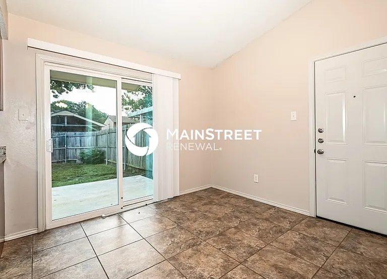 912 Carom Way — Photo 5