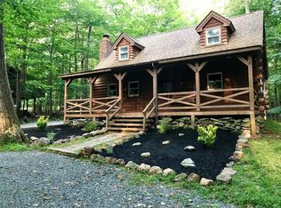 150 White Pine Dr, Pocono Lake, PA 18347