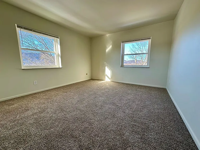 360 Maryland Ave — Photo 112