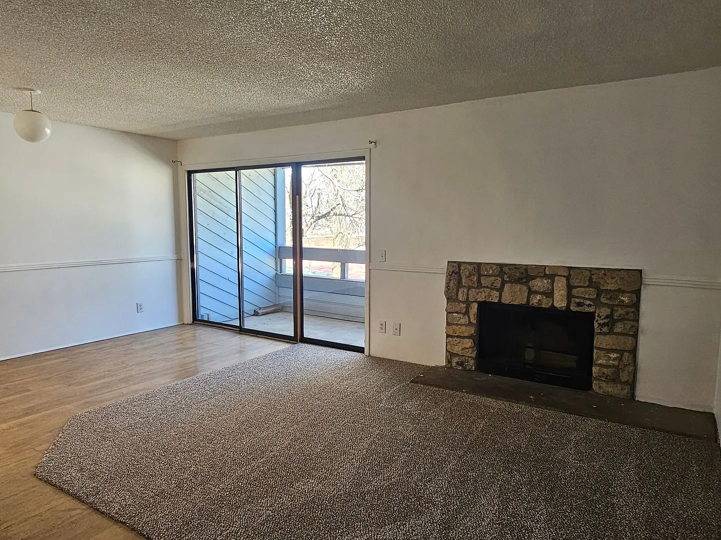 Roomy 1 Bedroom Condo on 2nd Floor with Covered Balcony — Photo 1