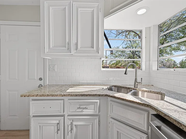 4626 Dewberry St — Photo 22