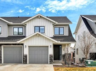 168 W Crestridge Cmn SW, Calgary, AB T3B6J5