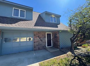 2926 SW Arrowhead Rd, Topeka, KS 66614