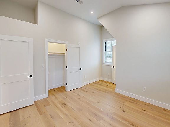 5th image of 9 Everett St #7